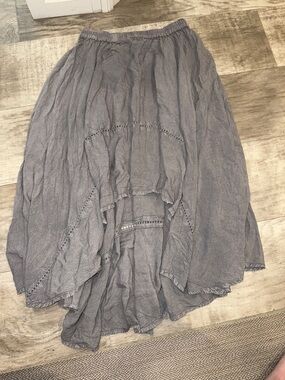 EARTHBOUND Gray Tiered High-Low Skirt